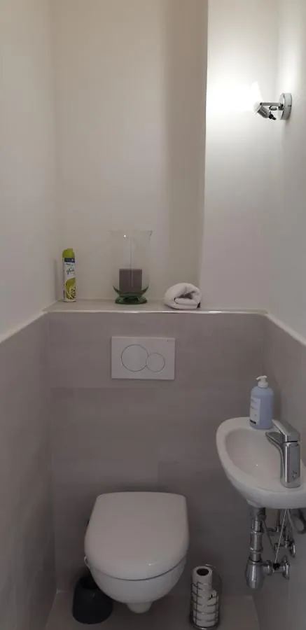 Neptune 5, Top Floor Studio, Sea View Menton France