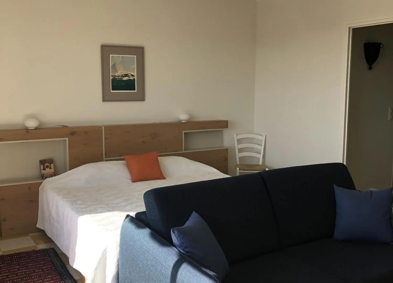 Neptune 5, Top Floor Studio, Sea View Menton