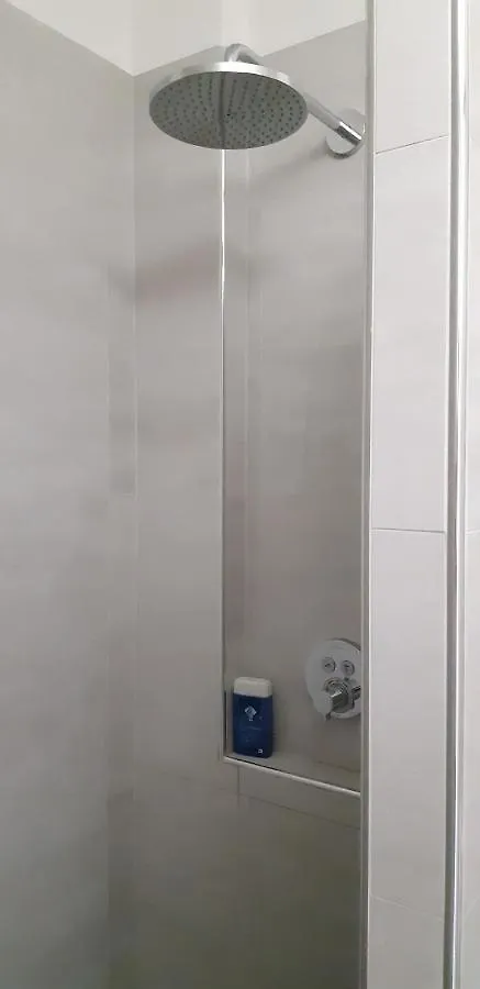 מנטון Neptune 5, Top Floor Studio, Sea View